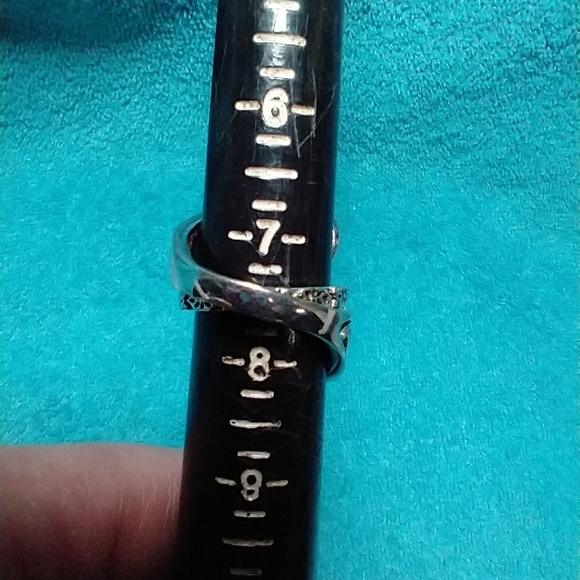 Silvertone green stone ring intricate decorative  large - Picture 2 of 4